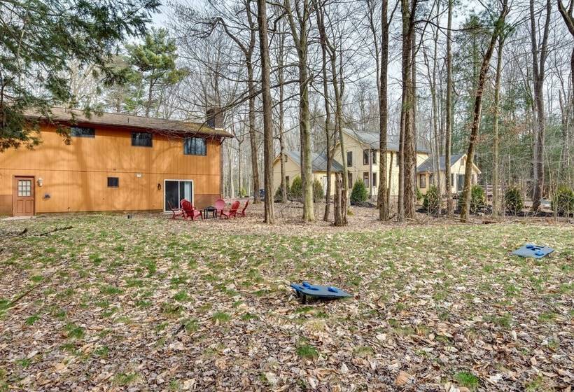Serene Pocono Pines Home: 2 Mi To Lake Naomi Beach