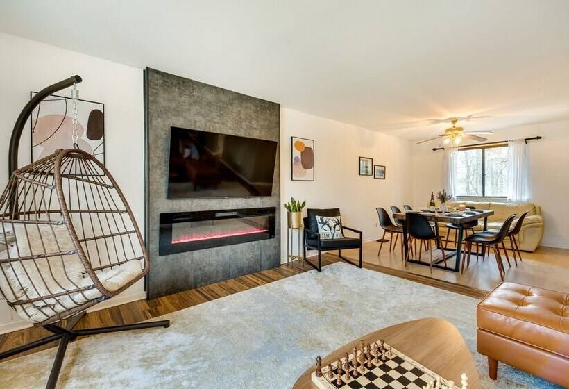 Serene Pocono Pines Home: 2 Mi To Lake Naomi Beach