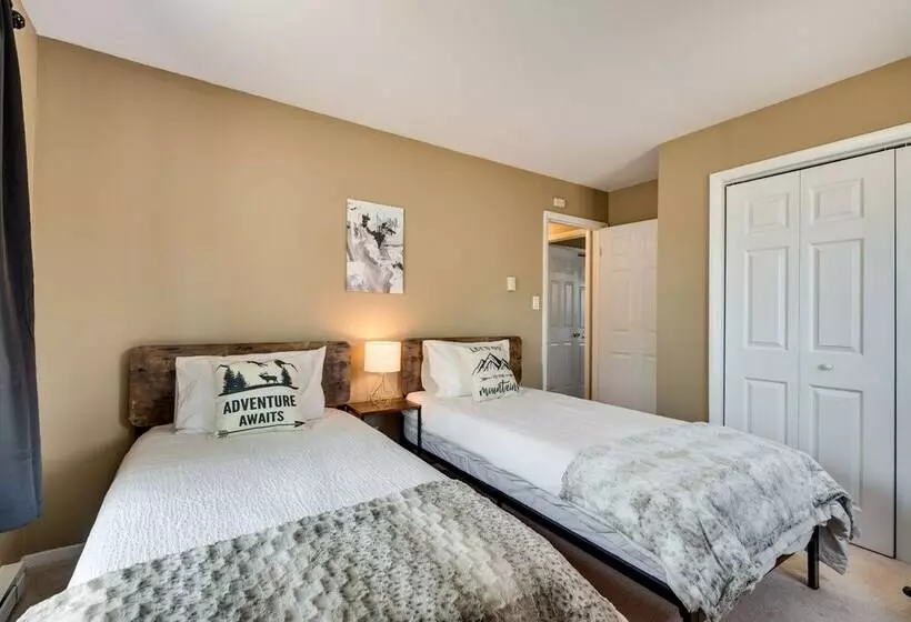 Serene Pocono Pines Home: 2 Mi To Lake Naomi Beach