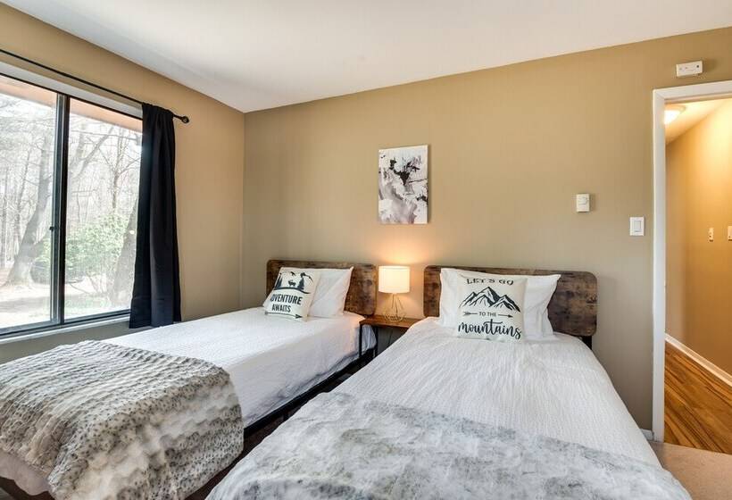 Serene Pocono Pines Home: 2 Mi To Lake Naomi Beach