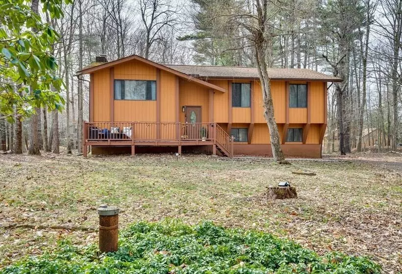Serene Pocono Pines Home: 2 Mi To Lake Naomi Beach
