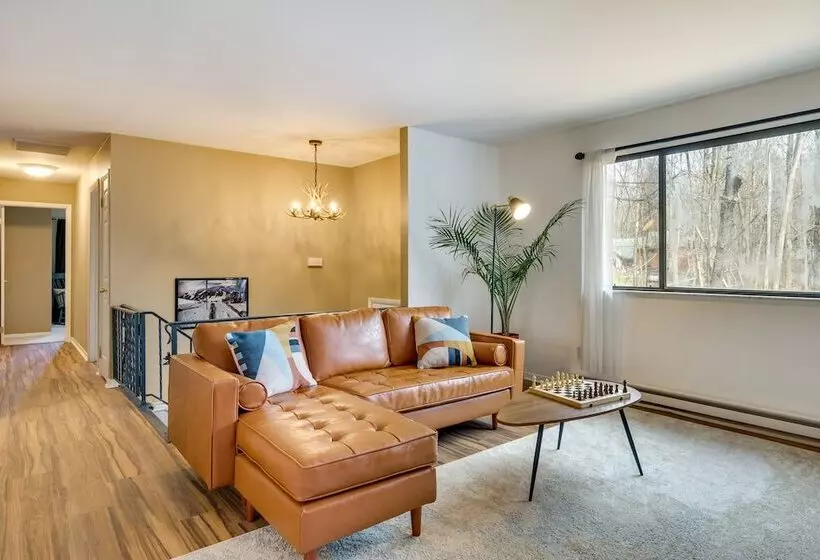 Serene Pocono Pines Home: 2 Mi To Lake Naomi Beach