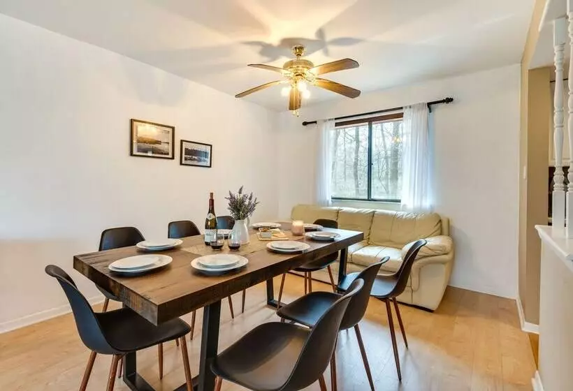 Serene Pocono Pines Home: 2 Mi To Lake Naomi Beach