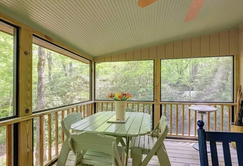 Smallwood  Cute Highlands Home W/ Screened Porch!