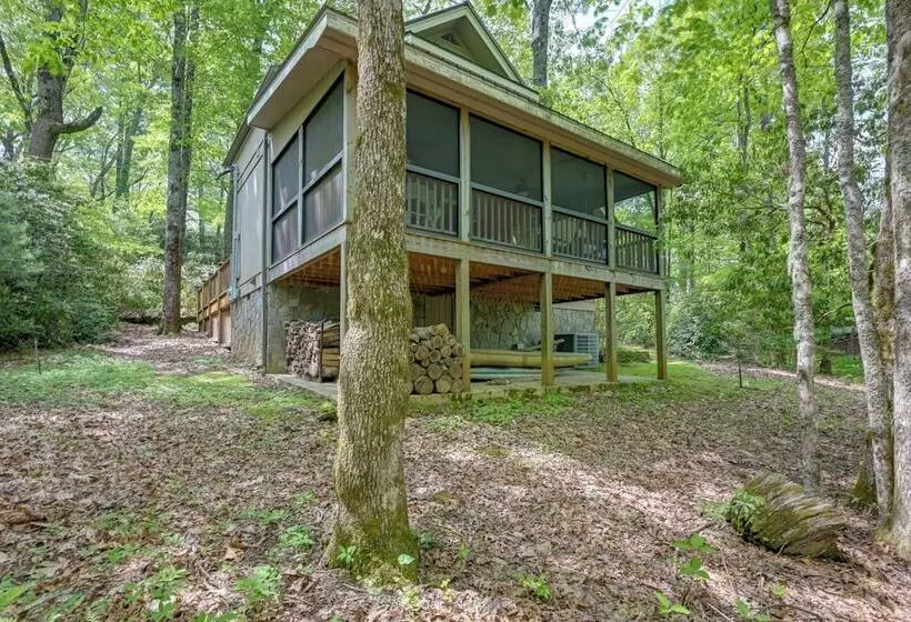 Smallwood  Cute Highlands Home W/ Screened Porch!