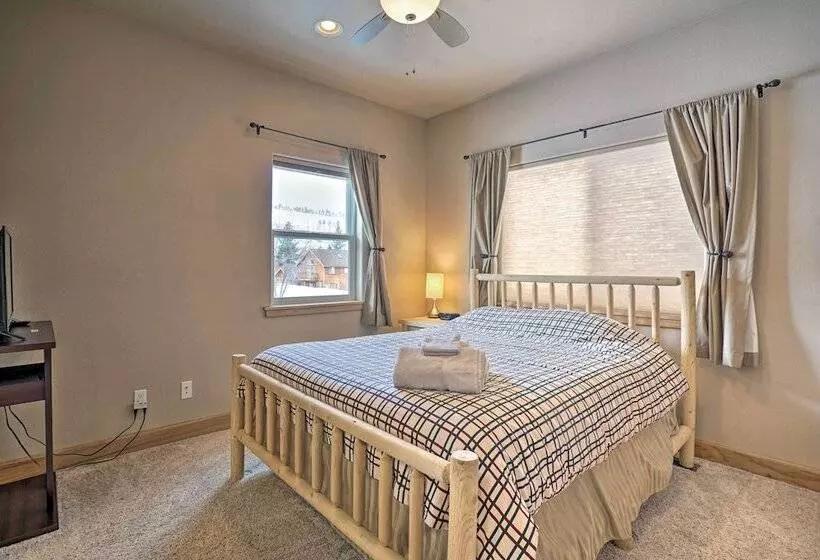 South Lake Tahoe Home: 9 Mi To Heavenly Mountain!