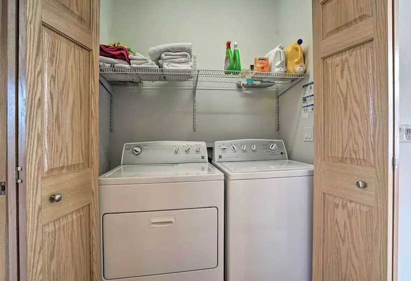 South Lake Tahoe Home: 9 Mi To Heavenly Mountain!