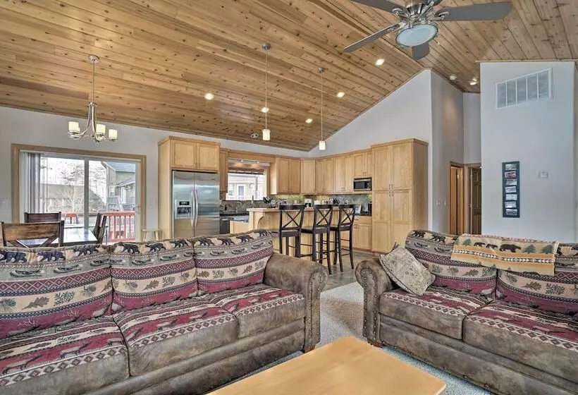 South Lake Tahoe Home: 9 Mi To Heavenly Mountain!