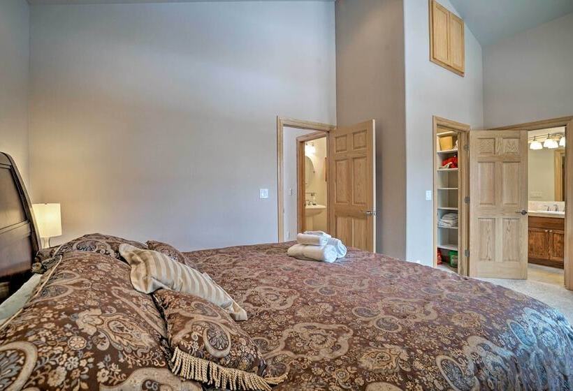 South Lake Tahoe Home: 9 Mi To Heavenly Mountain!