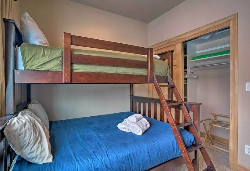 South Lake Tahoe Home: 9 Mi To Heavenly Mountain!