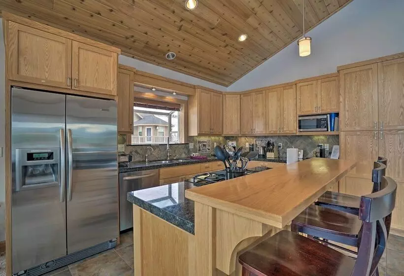 South Lake Tahoe Home: 9 Mi To Heavenly Mountain!