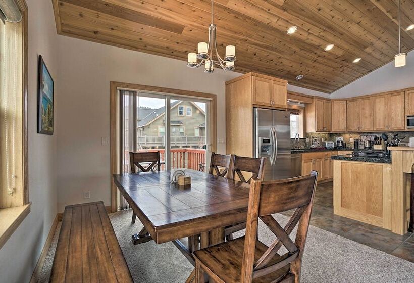 South Lake Tahoe Home: 9 Mi To Heavenly Mountain!