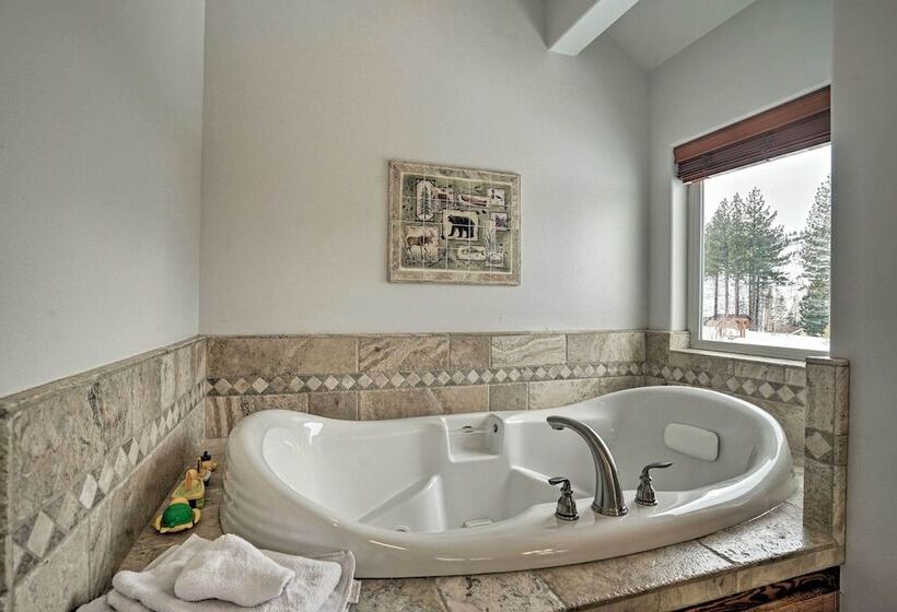 South Lake Tahoe Home: 9 Mi To Heavenly Mountain!