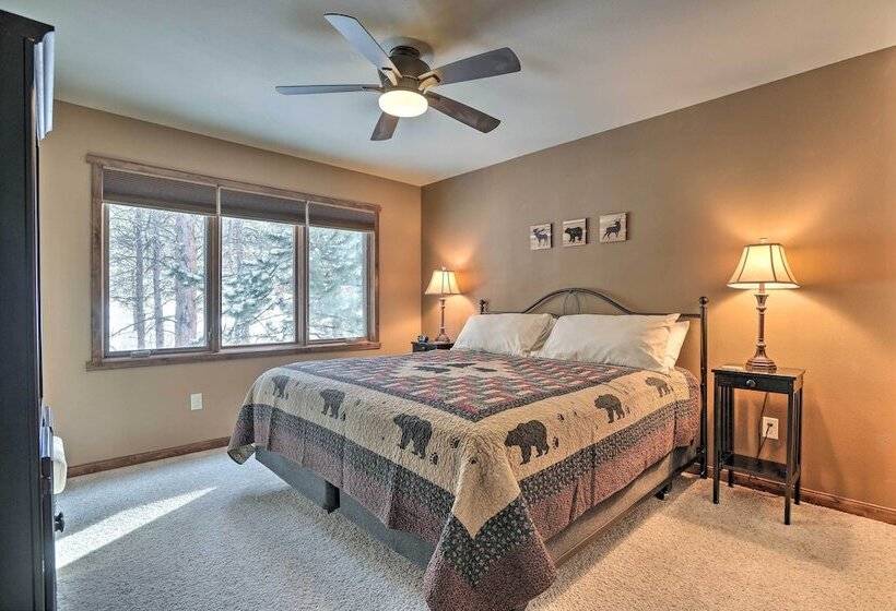 Spacious Estes Park Home On Big Thompson River!