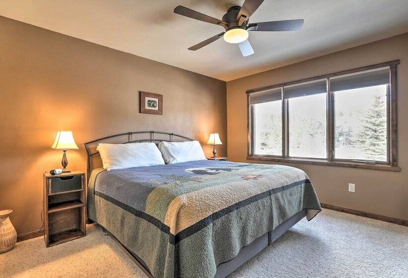 Spacious Estes Park Home On Big Thompson River!