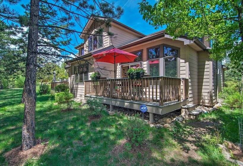 Spacious Estes Park Home On Big Thompson River!