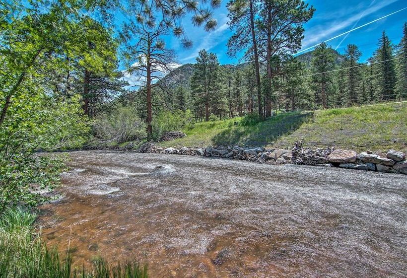 Spacious Estes Park Home On Big Thompson River!