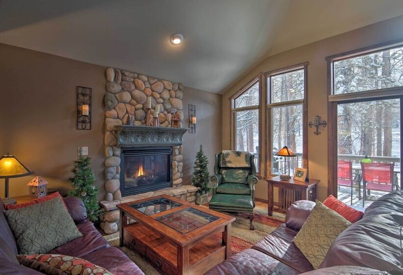 Spacious Estes Park Home On Big Thompson River!