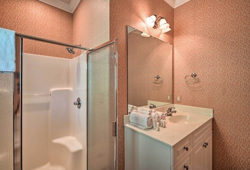 Spacious Family Retreat W/ Resort Amenities!