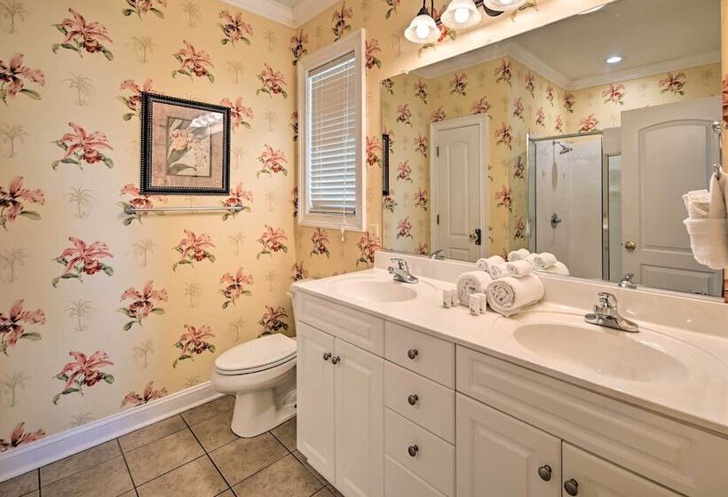 Spacious Family Retreat W/ Resort Amenities!