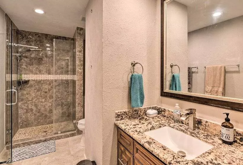 Lake Access & Pool: Spacious Freeport Home!