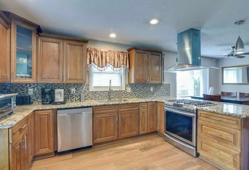 Lake Access & Pool: Spacious Freeport Home!