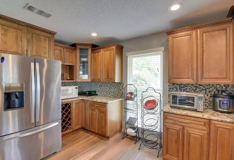 Lake Access & Pool: Spacious Freeport Home!