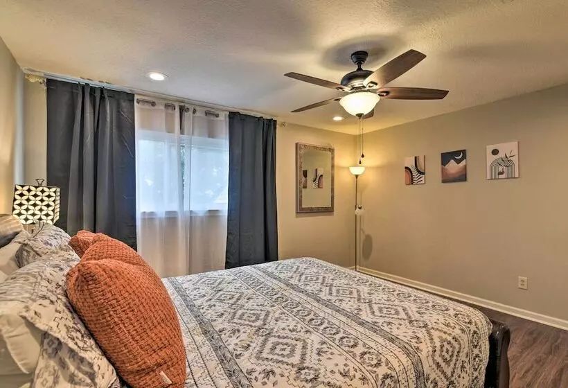 Lake Access & Pool: Spacious Freeport Home!