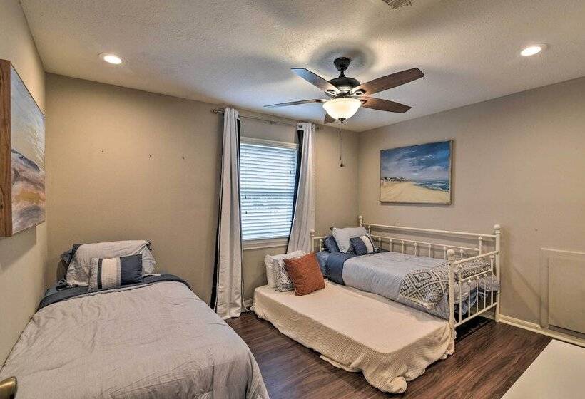 Lake Access & Pool: Spacious Freeport Home!