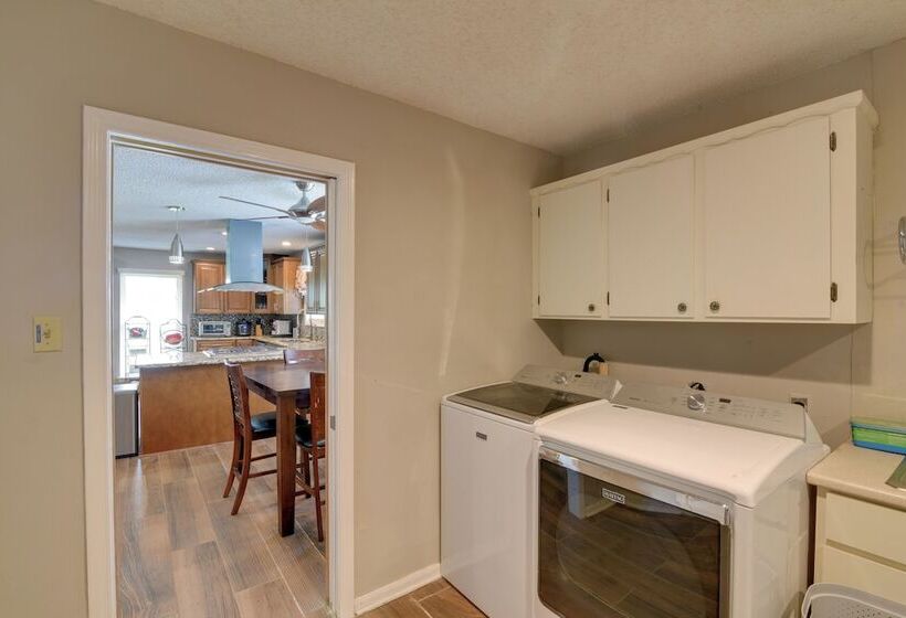 Lake Access & Pool: Spacious Freeport Home!