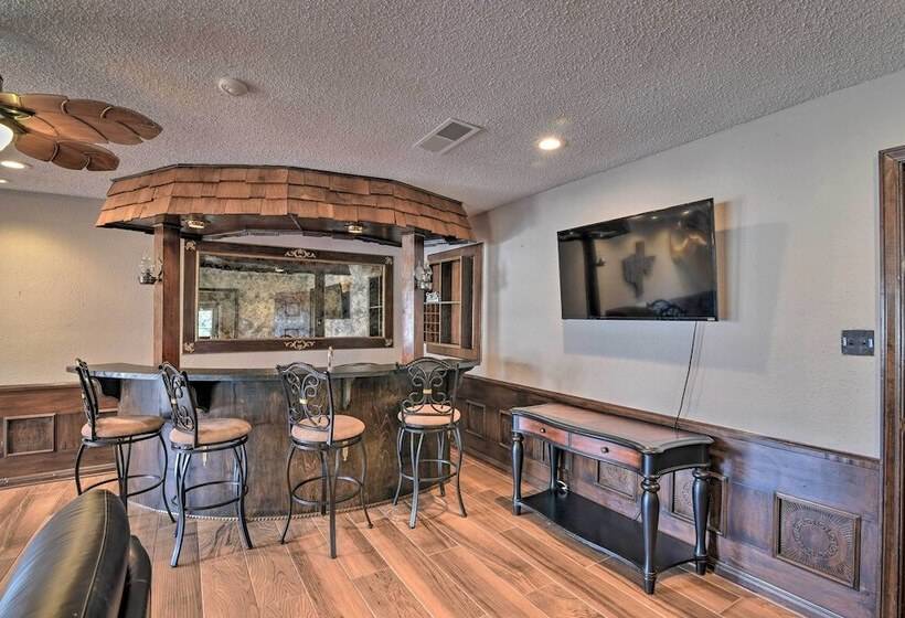 Lake Access & Pool: Spacious Freeport Home!