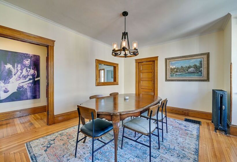 Spacious Historic Home In The Berkshires!