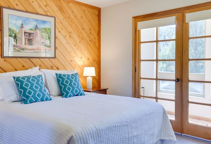 Roomy Angel Fire Home W/ Hot Tub, Sunroom & Views!