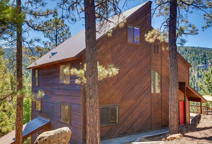 Roomy Angel Fire Home W/ Hot Tub, Sunroom & Views!