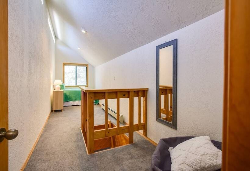 Roomy Angel Fire Home W/ Hot Tub, Sunroom & Views!