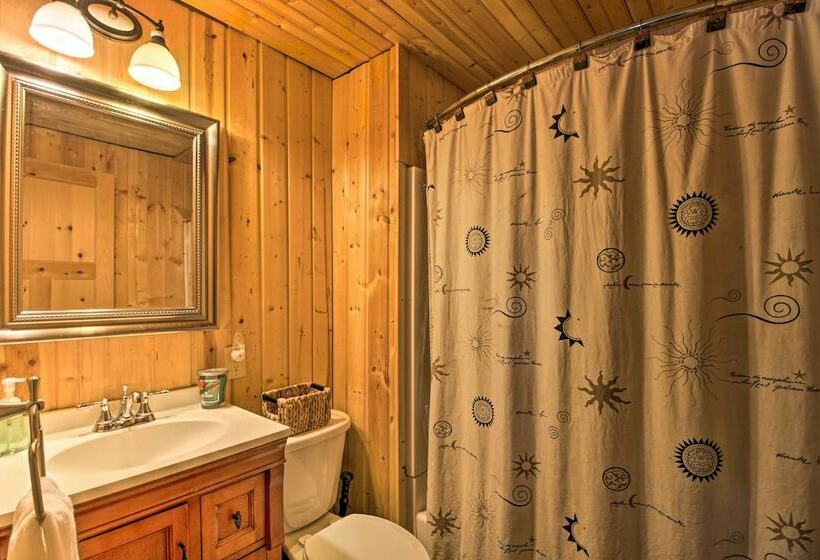 Spacious Lakefront Cabin W/ Fire Pit & Grill!