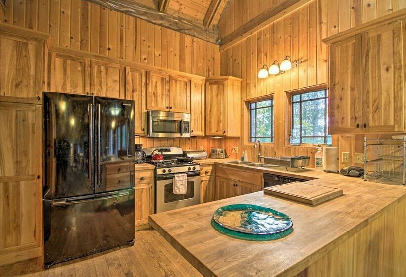 Spacious Lakefront Cabin W/ Fire Pit & Grill!