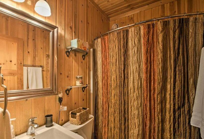 Spacious Lakefront Cabin W/ Fire Pit & Grill!