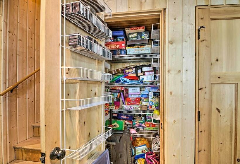 Spacious Lakefront Cabin W/ Fire Pit & Grill!