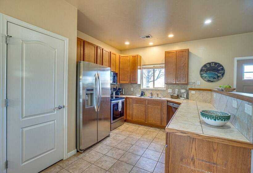 Stocked Grand Junction Home At Canyon View Park!
