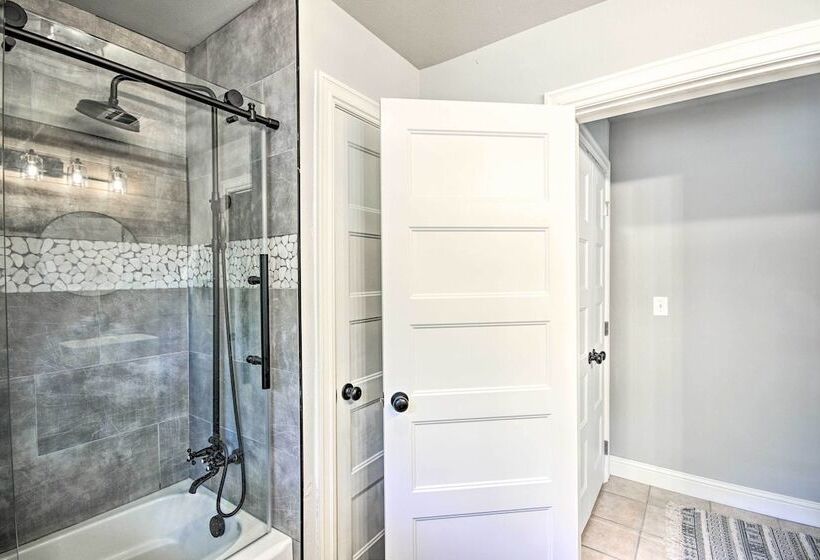 Private Fishing Dock: Grand Lake Home