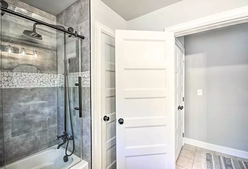 Private Fishing Dock: Grand Lake Home