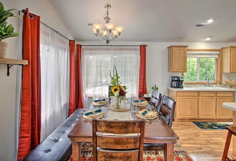 The Peacock House    Waterfront Home W/ Hot Tub!