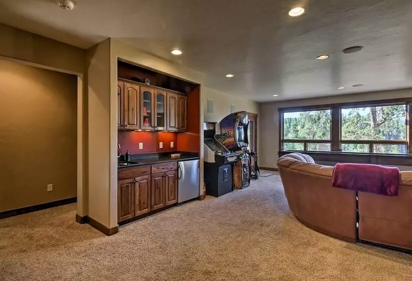 Breck Mtn Home W/ Hot Tub & Game Room!