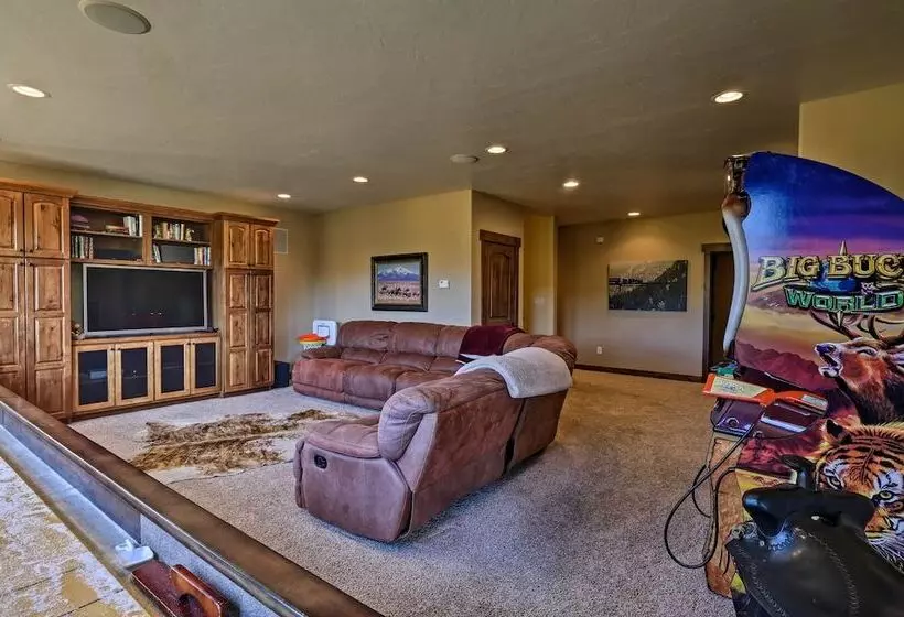 Breck Mtn Home W/ Hot Tub & Game Room!