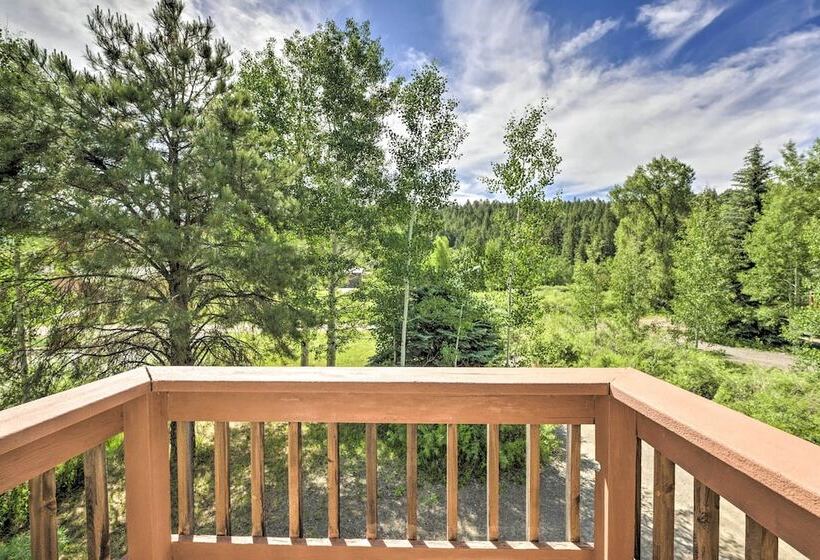 The River Home Cabin W/ Yard: Near Wolf Creek!