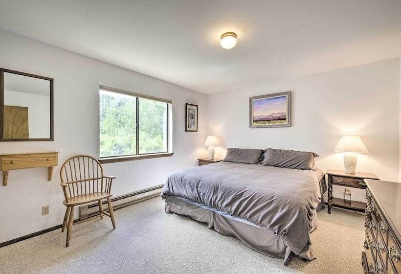 The River Home Cabin W/ Yard: Near Wolf Creek!