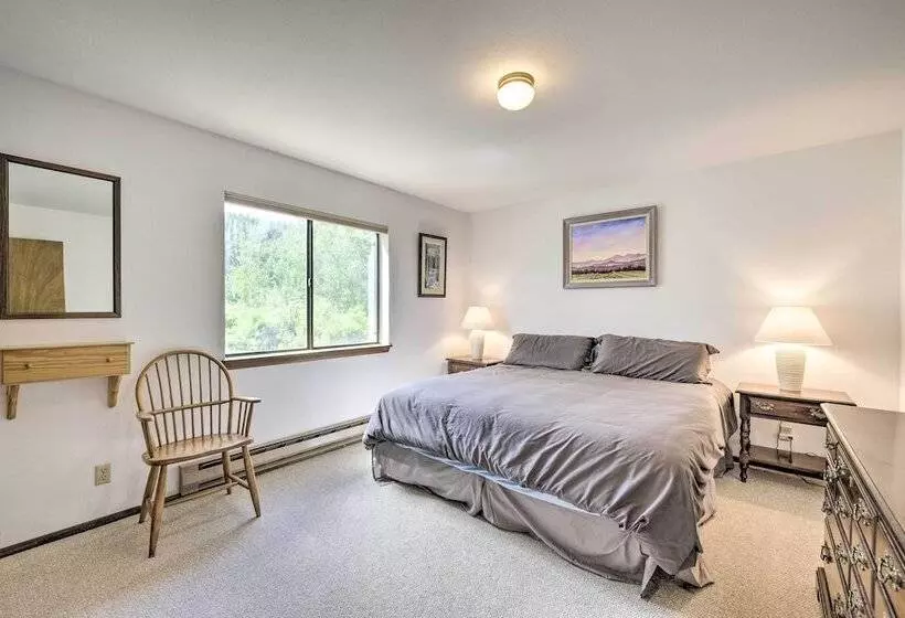 The River Home  Cabin W/ Yard: Near Wolf Creek!