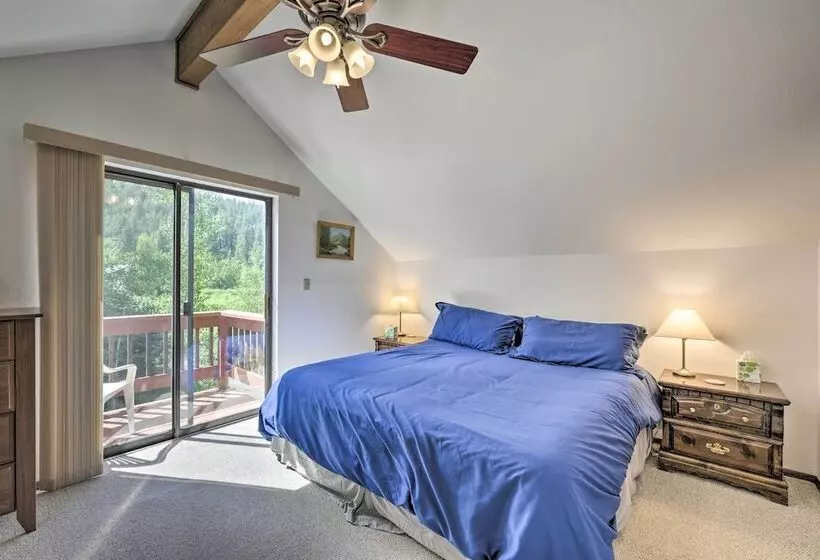 The River Home  Cabin W/ Yard: Near Wolf Creek!