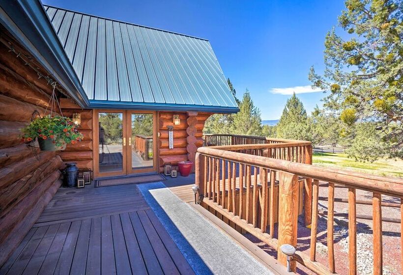Bend Log Cabin W/ Cascade Mountain Views!